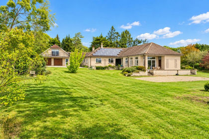4 acres of House with Land for sale in Stagsden