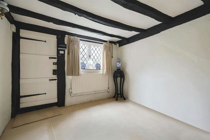 3 acres of Farmhouse for sale in Edenbridge