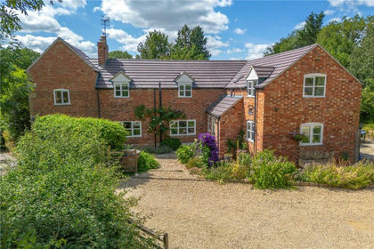 1 acre of House with Land for sale in Childswickham