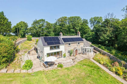 2 acres of Cottage for sale in Penllyn