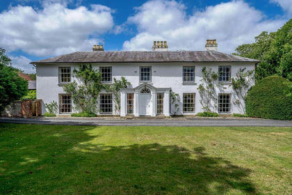 9 acres of Country Home for sale in Britwell Salome