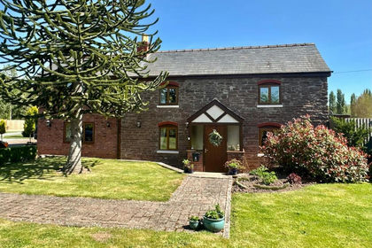 4 acres of Country Home for sale in Leominster