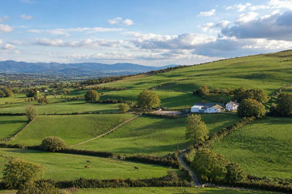 10.5 acres of Equestrian property for sale in Llannefydd
