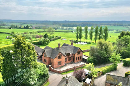 8 acres of Farmhouse for sale in Standon