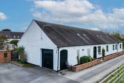 Barn Conversion for sale in Hilton