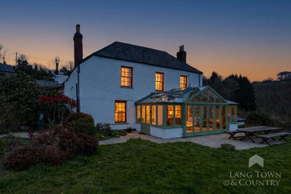 21 acres of Farmhouse for sale in Landrake with St. Erney