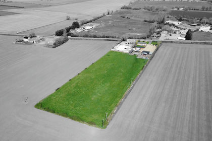 4.5 acres of Equestrian property for sale in Manea