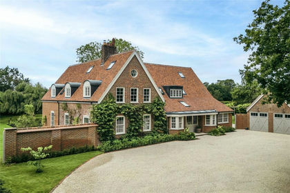 1.3 acres of House with Land for sale in Rotherfield Greys