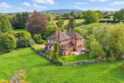 1.5 acres of House with Land for sale in Newent