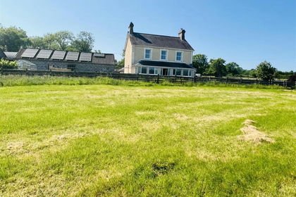 7 acres of Agricultural Land for sale in Manordeilo and Salem