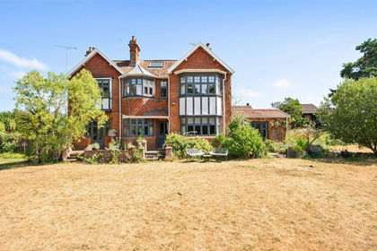 1.5 acres of House with Land for sale in Tasburgh