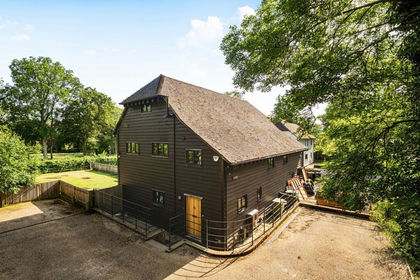 Barn Conversion for sale in Shipbourne