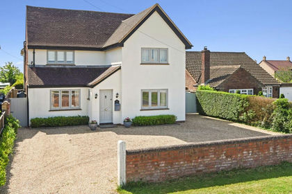 2.8 acres of House with Land for sale in Quainton