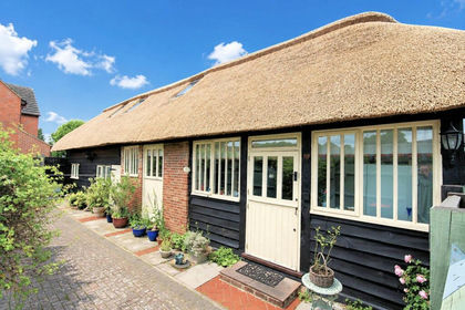 Barn Conversion for sale in Toddington