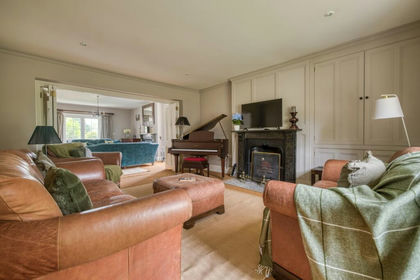 3.5 acres of Farmhouse for sale in Kingsdon