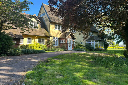 2.5 acres of House with Land for sale in Framlingham