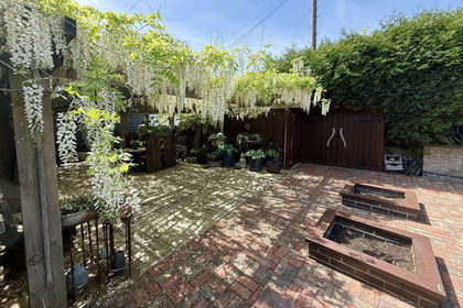 Barn Conversion for sale in Heath and Reach
