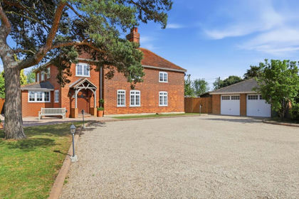 1.9 acres of House with Land for sale in Althorne