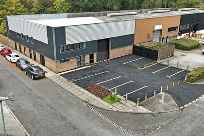 Warehouse for sale in Woolston