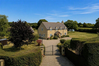 5.3 acres of House with Land for sale in Hanborough