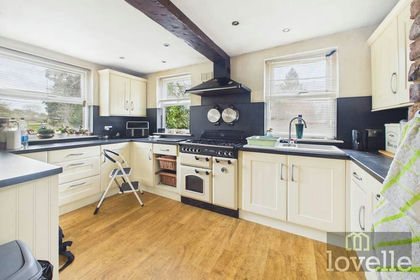 2.2 acres of Farmhouse for sale in Anderby