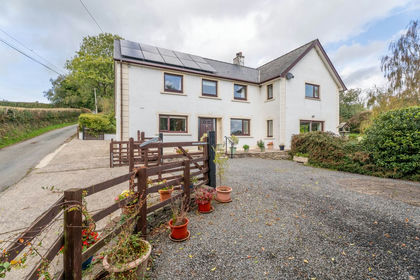 2.1 acres of House with Land for sale in Lampeter