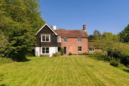 1.2 acres of House with Land for sale in Heathfield and Waldron