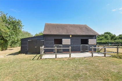 1 acre of House with Land for sale in Grendon Underwood