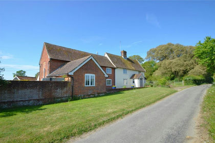2.4 acres of Farmhouse for sale in Dallinghoo