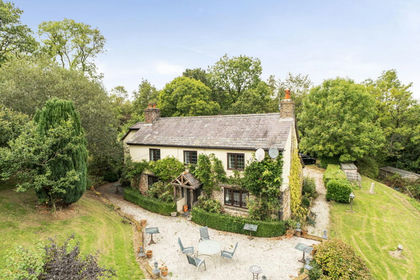 1.1 acres of Farmhouse for sale in North Petherwin