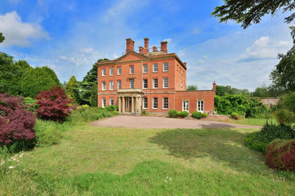 1.5 acres of House with Land for sale in Burghill