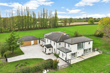 5.5 acres of House with Land for sale in Kinoulton