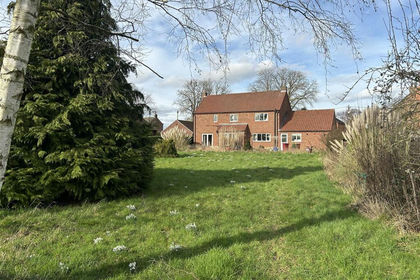 4.2 acres of House with Land for sale in Haxey