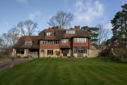 8 acres of House with Land for sale in Salehurst and Robertsbridge