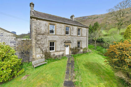 6.9 acres of House with Land for sale in Hawkswick