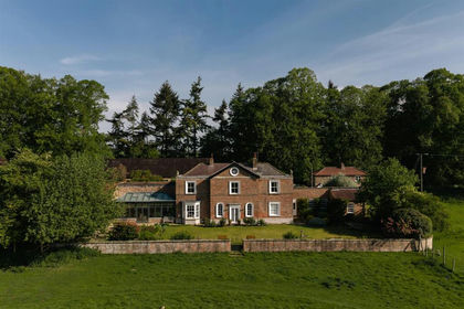 31.5 acres of Country Estate for sale in Lindrick with Studley Royal and Fountains