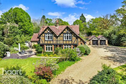 3 acres of Country Home for sale in Headley