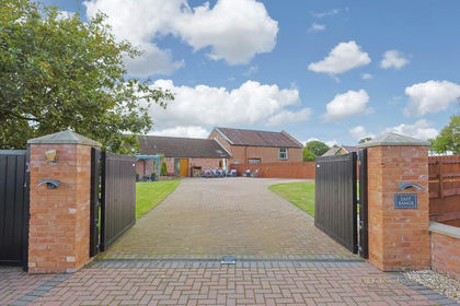 Land for sale in Whimple