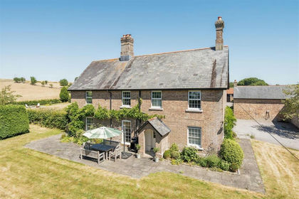 13.1 acres of Farmhouse for sale in Stinsford