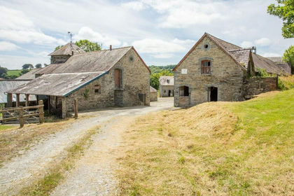 18 acres of Barn for sale in Manordeifi