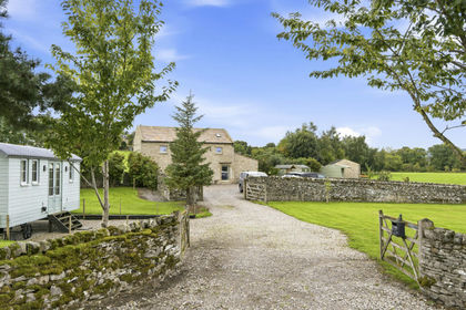9 acres of House with Land for sale in Middleham
