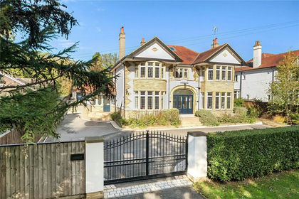 1.5 acres of House with Land for sale in Harrogate