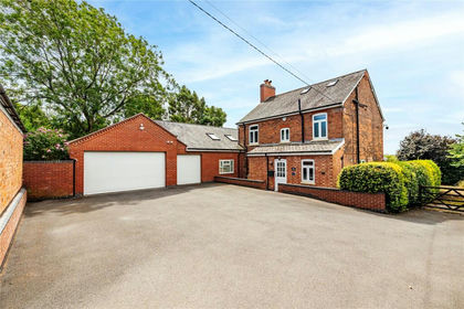 3.2 acres of Equestrian property for sale in Markfield