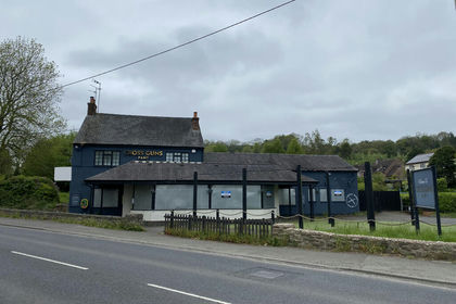 Pub for sale in Llanymynech and Pant