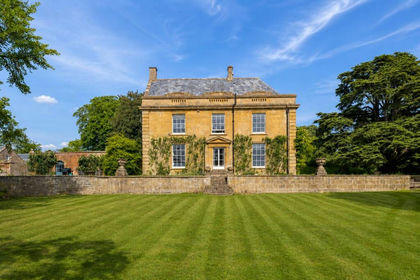 22.1 acres of Country Estate for sale in Stoke sub Hamdon