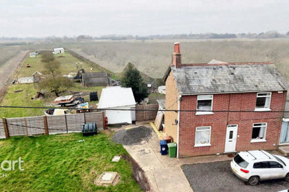 1.9 acres of House with Land for sale in Wisbech