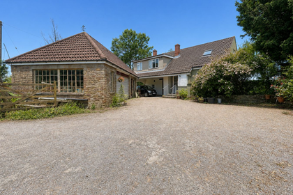 3.5 acres of House with Land for sale in Tytherington and Itchington
