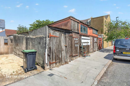Land for sale in Croydon East