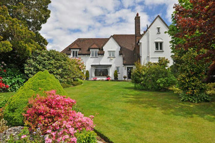 1 acre of Land for sale in Allt-yr-yn