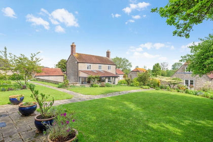 20 acres of Farmhouse for sale in Henstridge